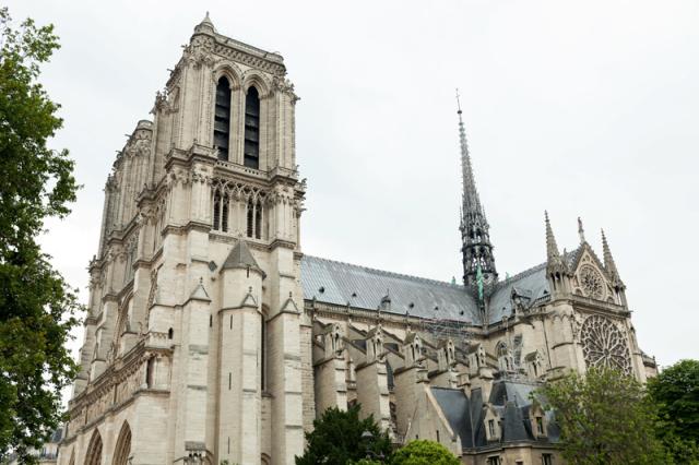 巴黎聖母院是法國歷史與文化珍寶