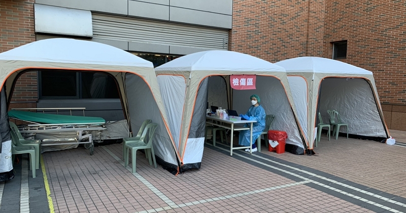 基督教醫院 加強防疫 出入口管制 戴口罩 設篩檢站提醒民眾配合勿恐慌