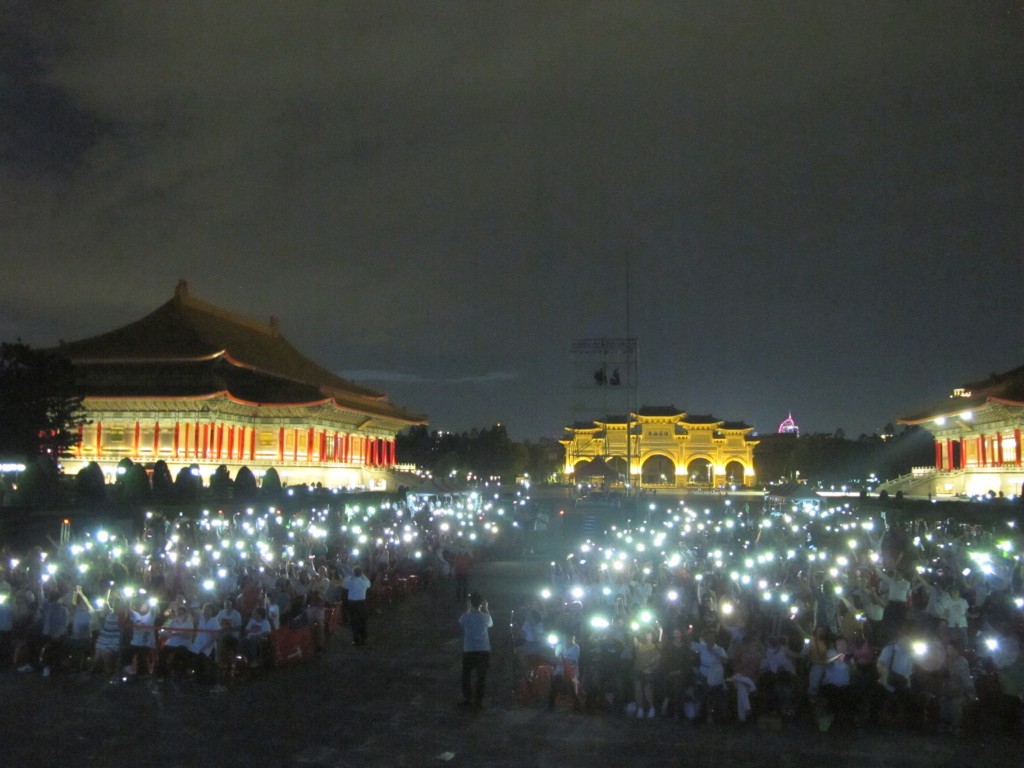 打亮燈光祝福台灣及列國