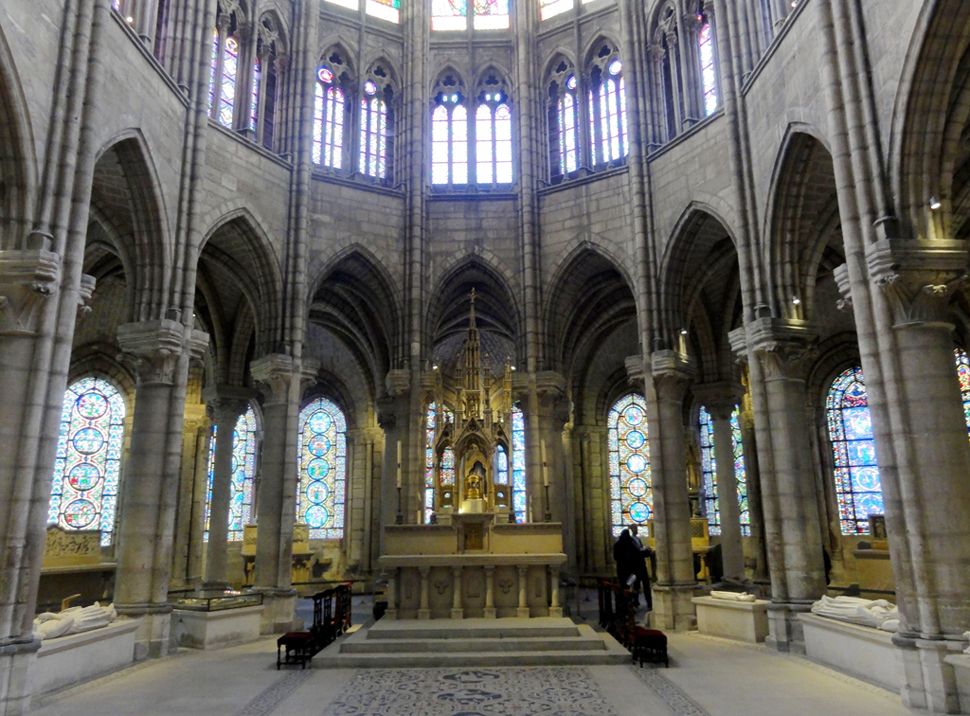 圖1. Basilique of St. Denis, stained glass windows, 12th century. Photo by P.poschadel