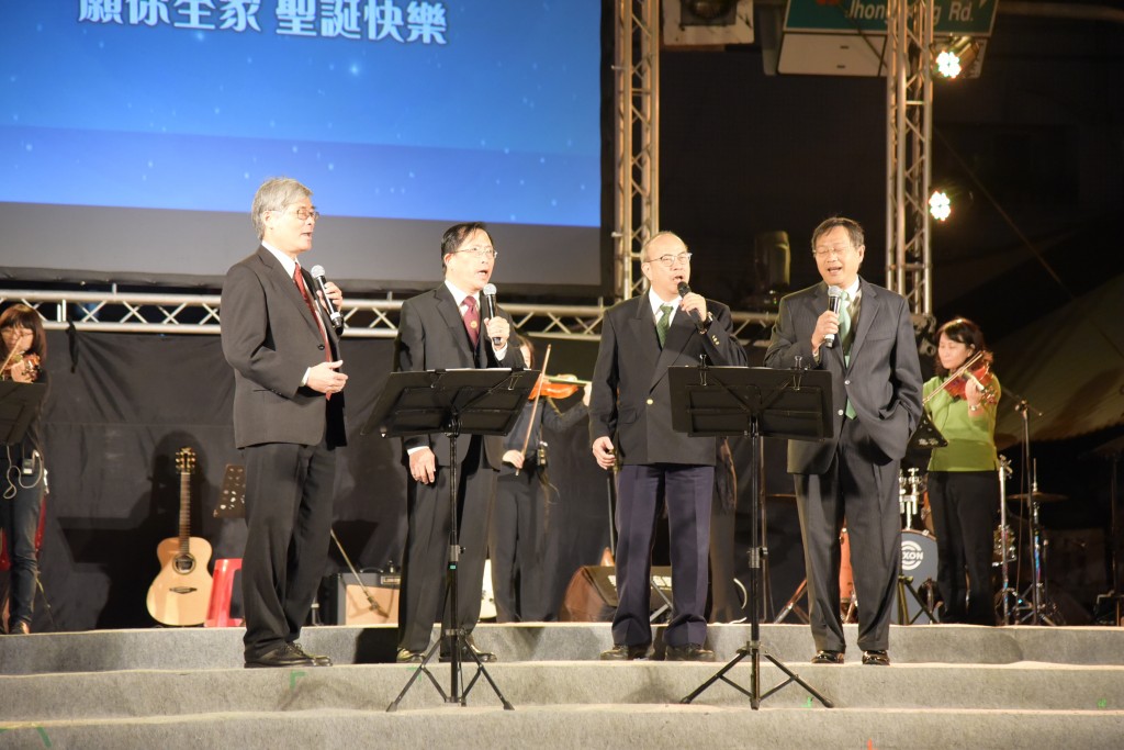 四位重量級主任牧師組成「老兵四重唱」帶來動人的聲樂。(圖/記者謝宜汝攝影)