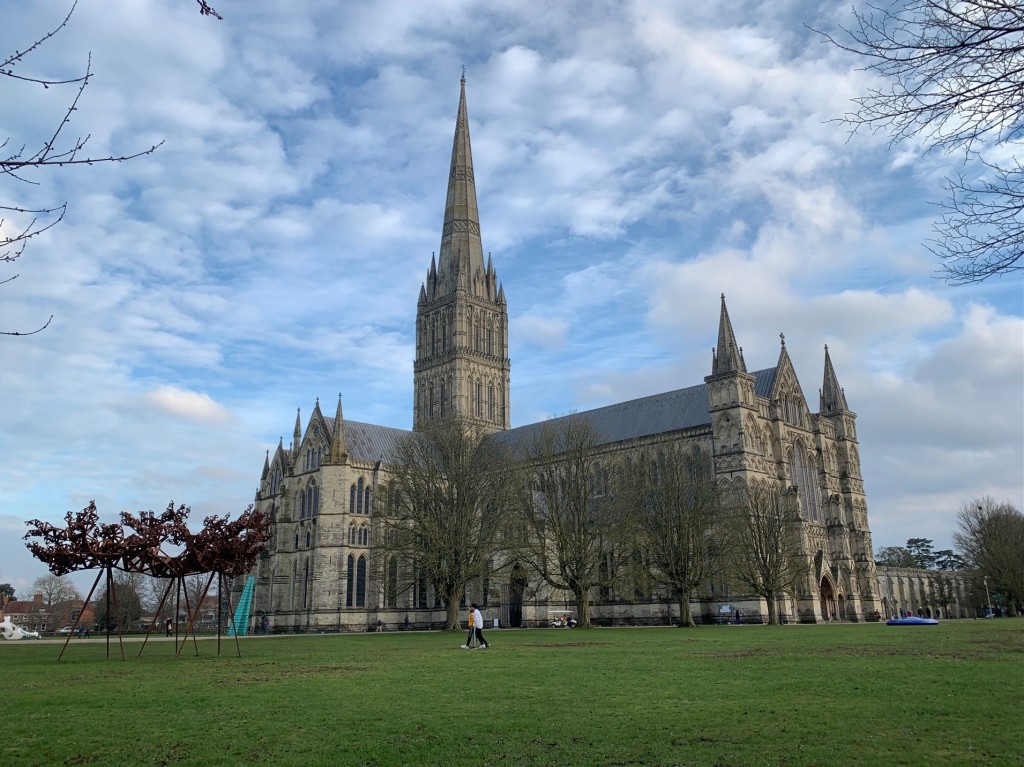 索爾茲伯里座堂也開放作為疫苗據點。（圖/FB@Salisbury Cathedral）
