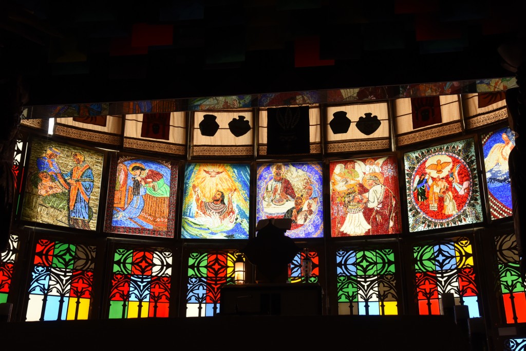 佳平法蒂瑪聖母堂彩繪玻璃。