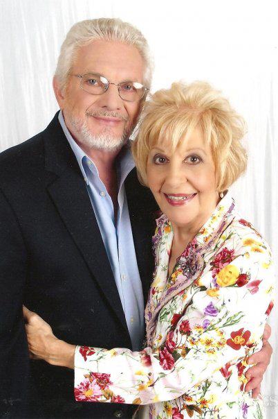 結婚66年的比爾和以斯帖，依舊恩愛甜蜜。（圖／翻攝自FB @Esther Ilnisky）