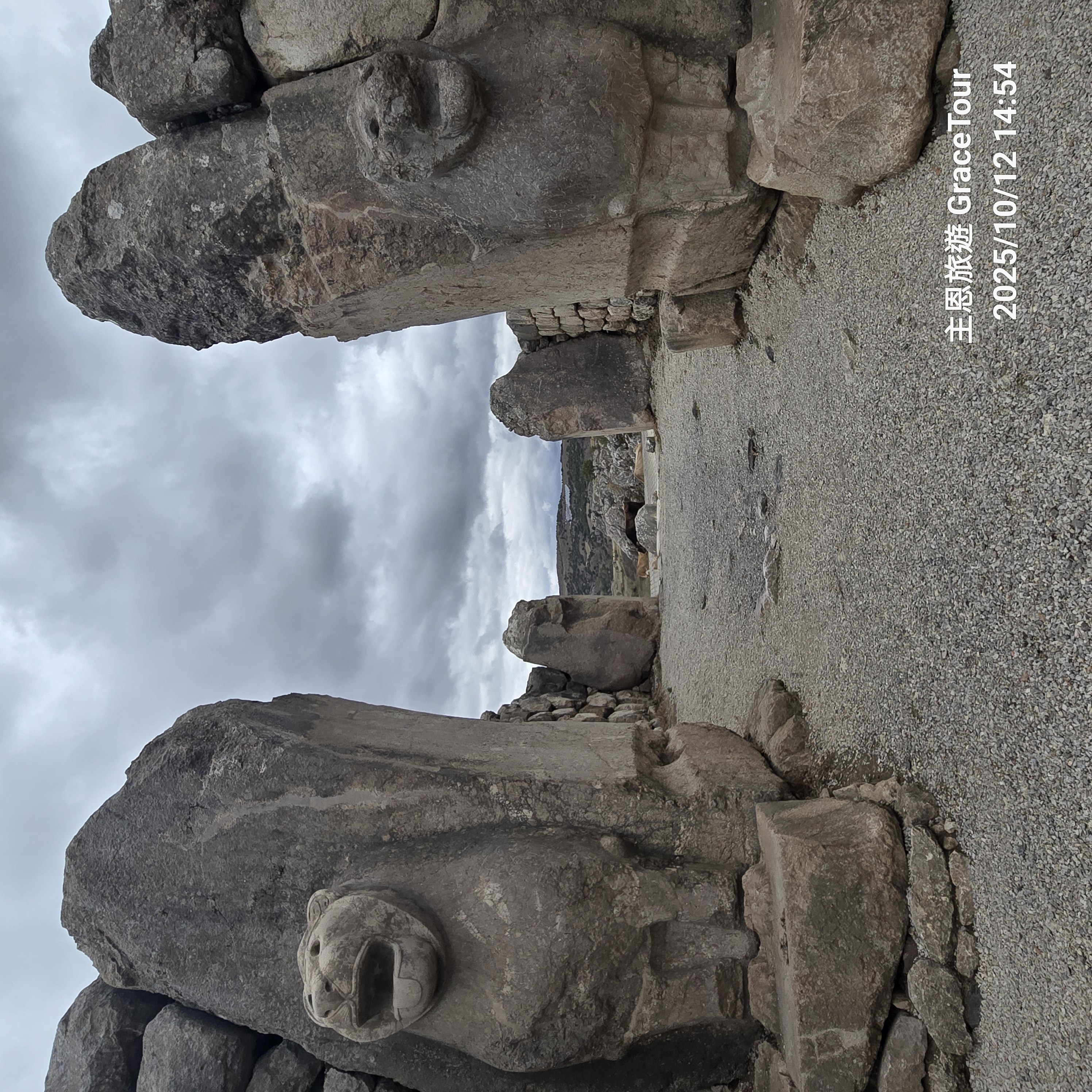 獅門(Lion Gate):雙獅浮雕象徵王權與太陽之力。