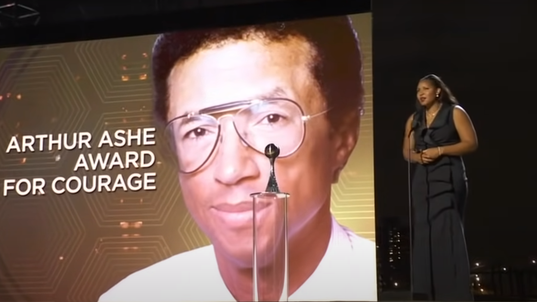 瑪雅獲頒2021年度卓越運動獎（ESPY Awards）中的亞瑟．艾許勇氣獎（Arthur Ashe Courage Award）。