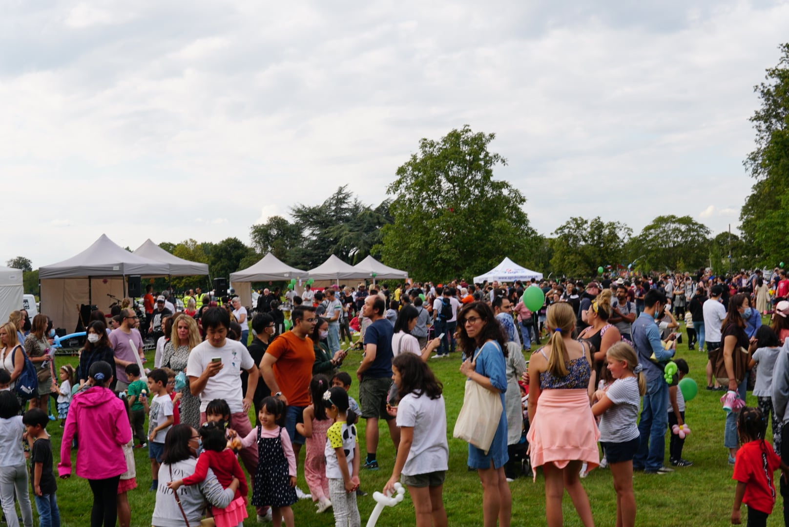 不只港人，連薩頓區居民參與其中。（圖／翻攝自FB@SuttonFriendshipFestival）