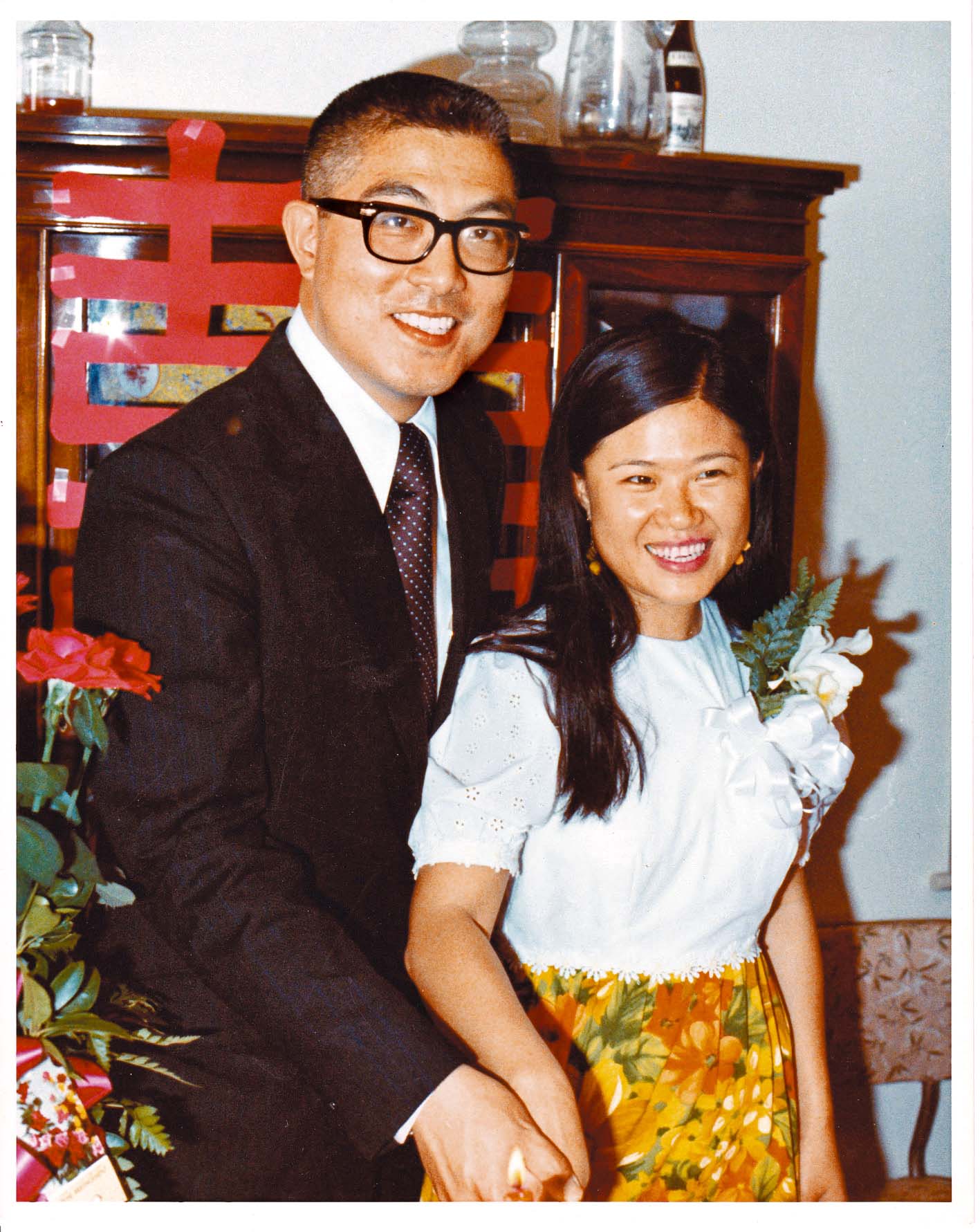 陳寶國與妻子何友蘭1972年結婚至今牽手49年。