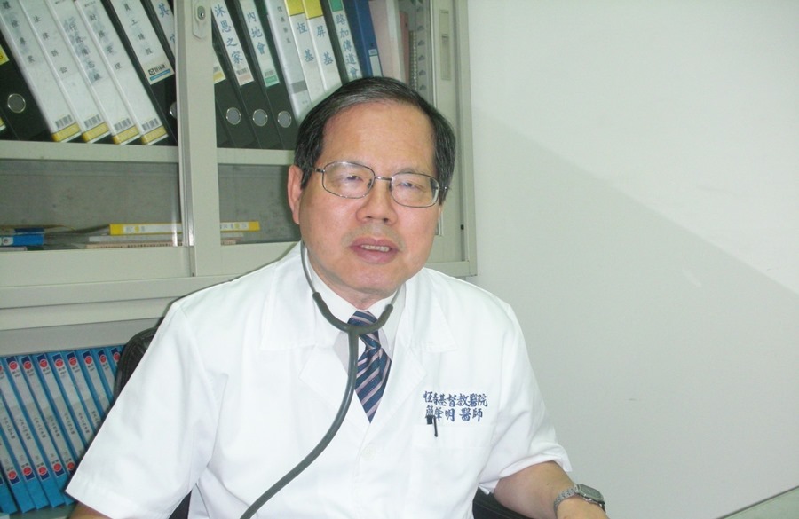 簡肇明董事長(圖/恆春基督教醫院提供)