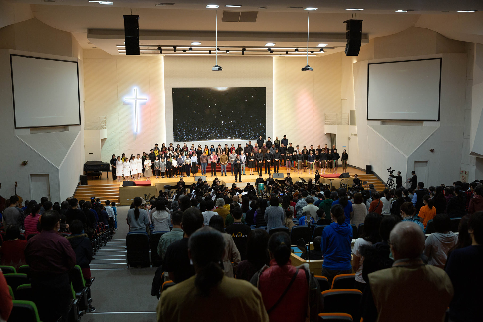台南聖教會演出音樂劇「奧卡族的神蹟」。