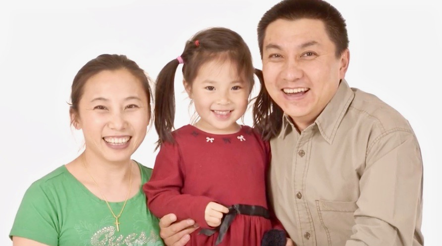 李琰和家人。（圖／athletesinaction.org）