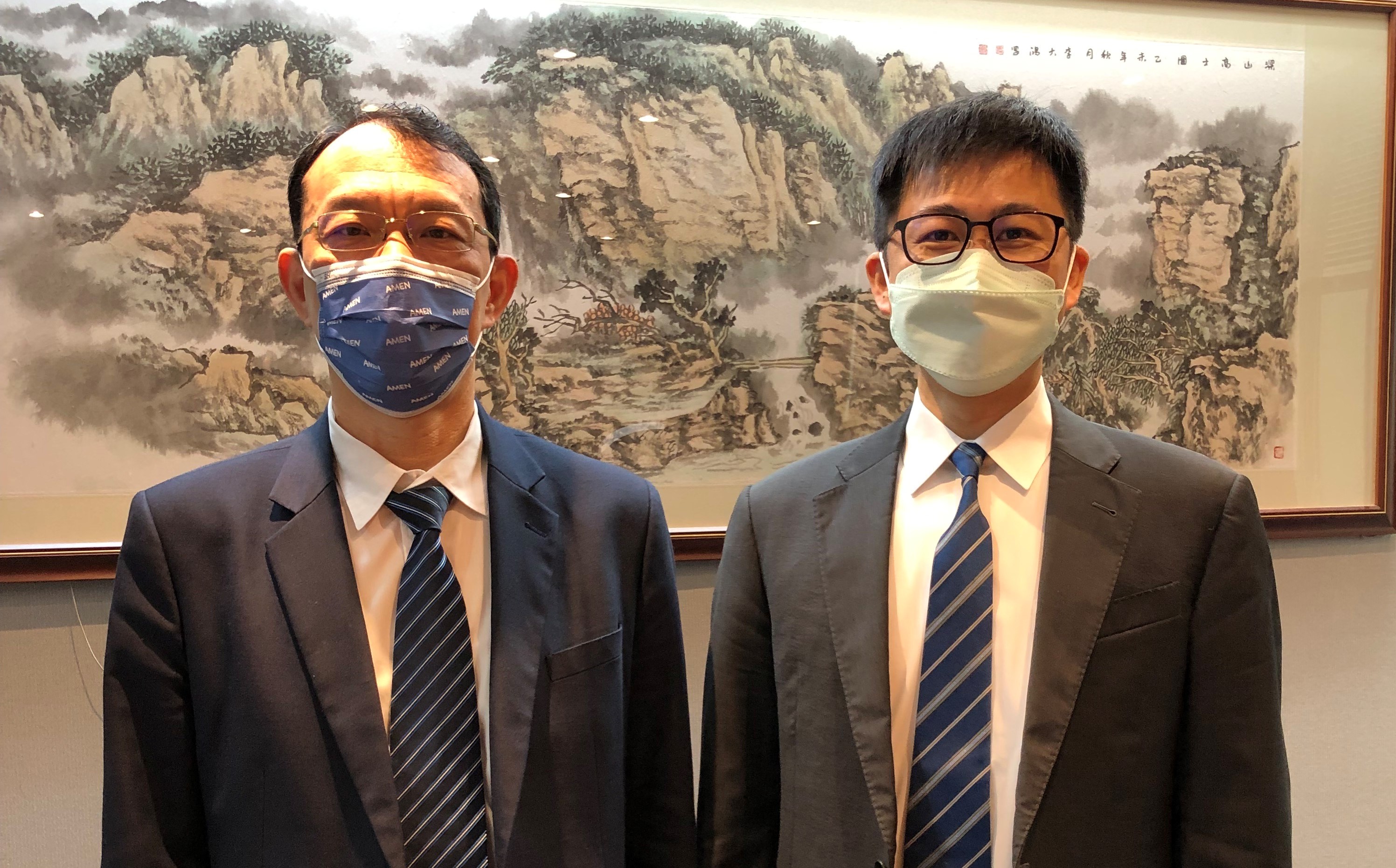 台北市召會配搭服事的陶國清弟兄(左)和大會總管巫思賢弟兄。(圖/李容珍攝影)