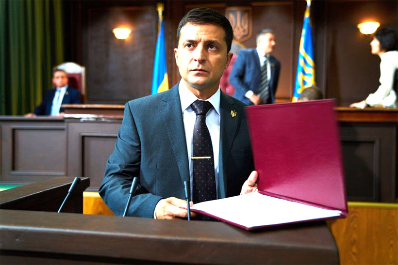 在政治喜劇《人民公僕》中當選烏克蘭總統。