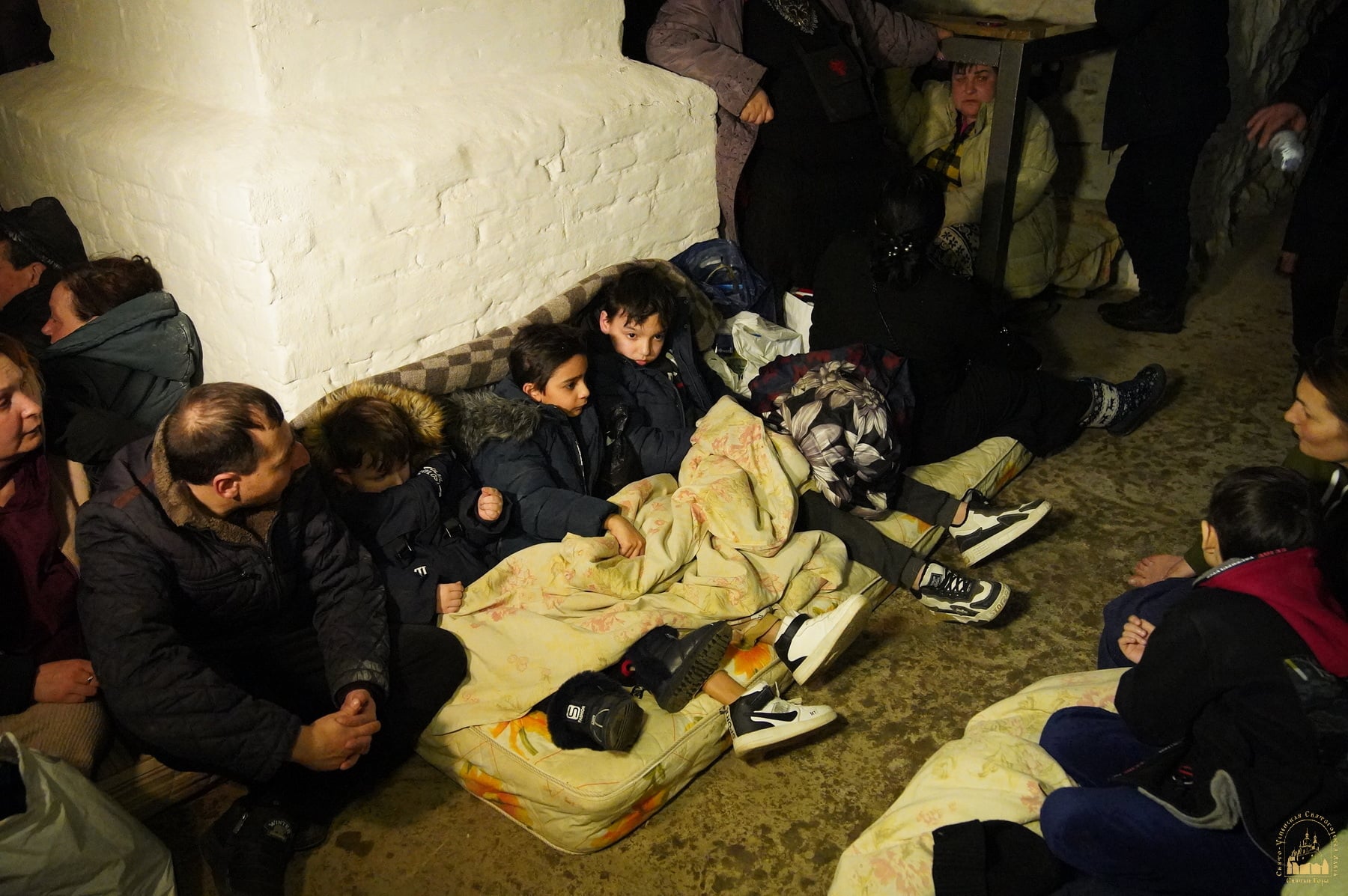 當時躲藏在修道院地下室的難民，有許多是兒童。（圖／翻攝自FB@svlavra）