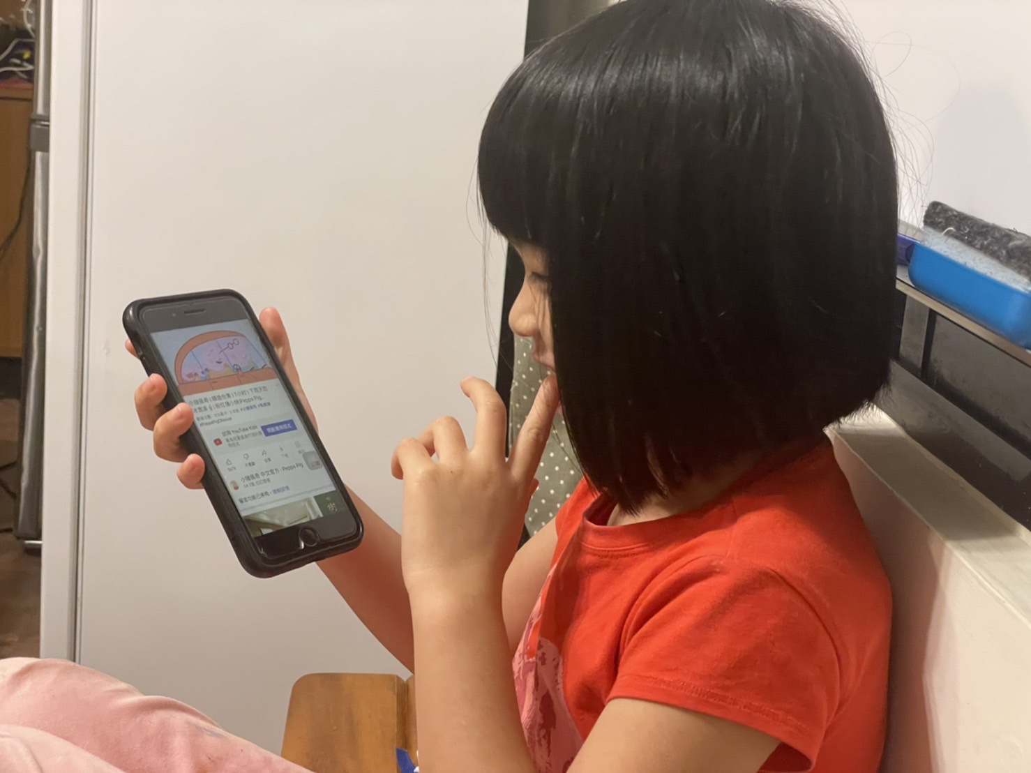 家長應了解兒少網路世界才能給予引導。(圖/救助協會提供)