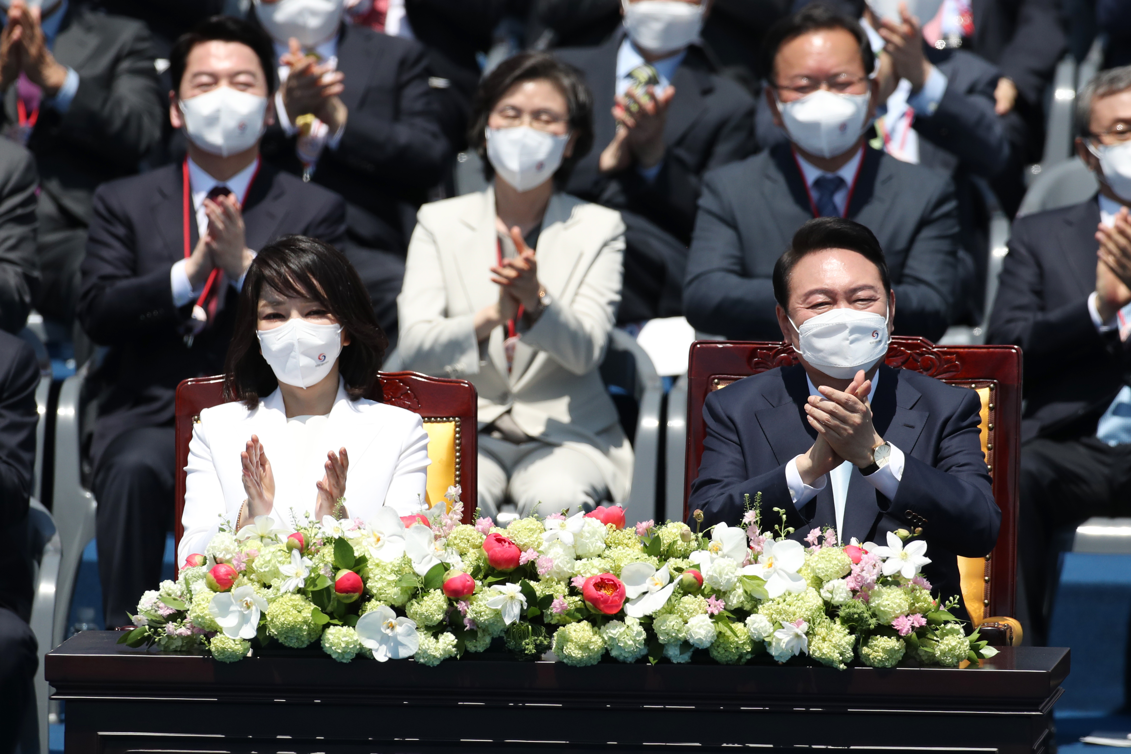 南韓新總統尹錫悅與第一夫人金建希觀看就職典禮表演。（圖／flickr@republicofkorea）