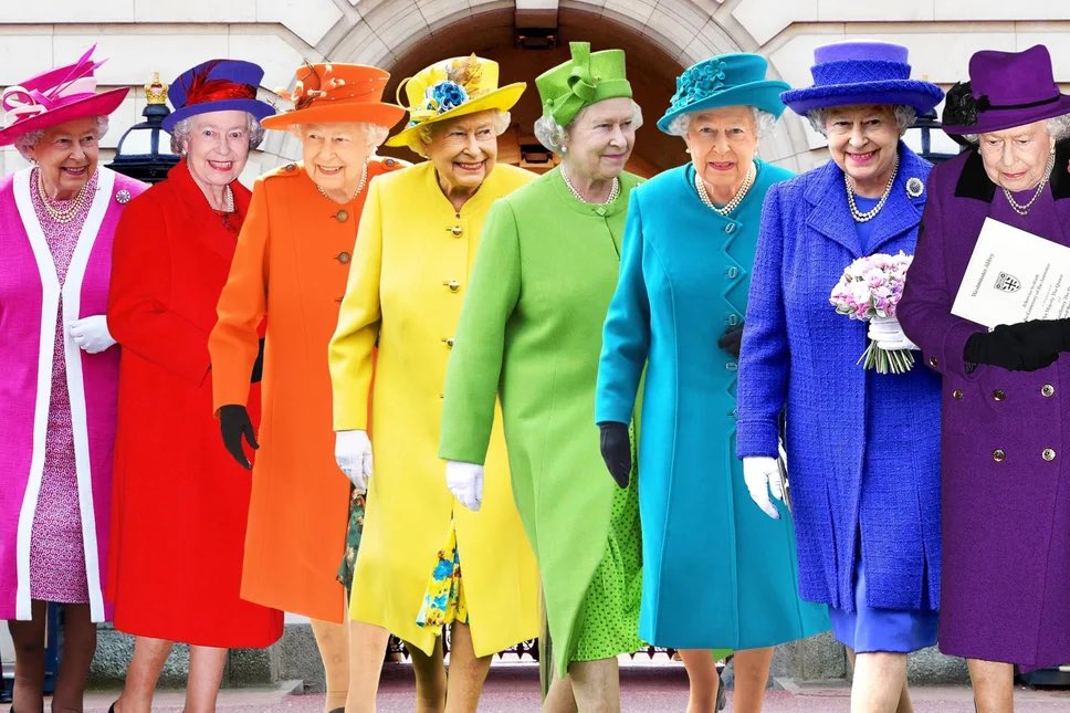 女王服飾引領時尚，總受矚目。（圖／翻攝自Twitter@CountessCommon）