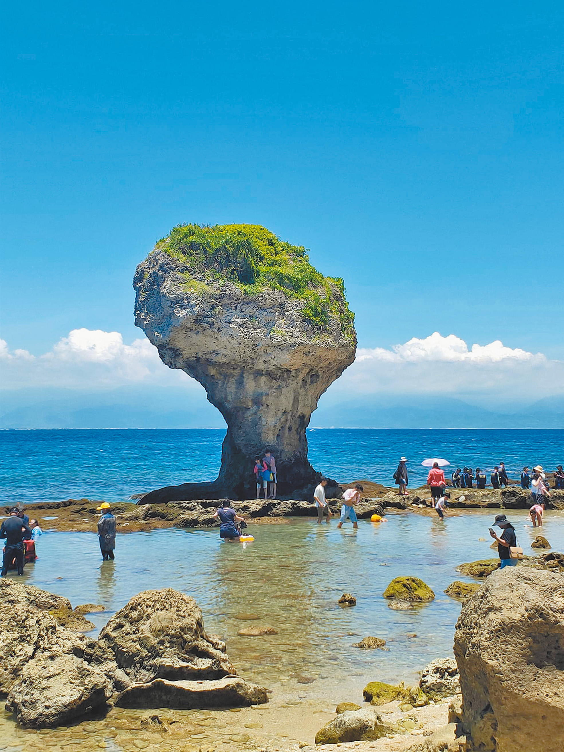 花瓶岩是小琉球的重要地標。（圖／大鵬灣國家風景區提供）