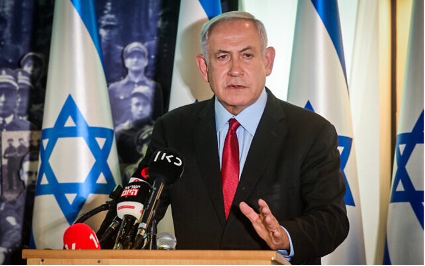 以色列聯合黨（Likud）領導人班傑明．納坦雅胡（MK Benjamin Netanyahu）於 2022年7 月26日在特拉維夫的以色列聯合黨總部向媒體發表講話。（照片來源：Avshalom Sassoni/Flash90；耶路撒冷全球華人敬拜中心/提供）