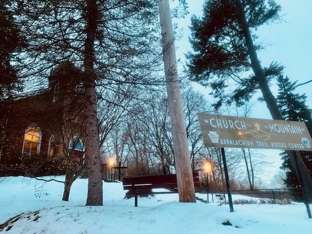 山丘教会提供徒步旅行者温暖的休息站。(图／FB@Presbyterian Church of the Mountain）