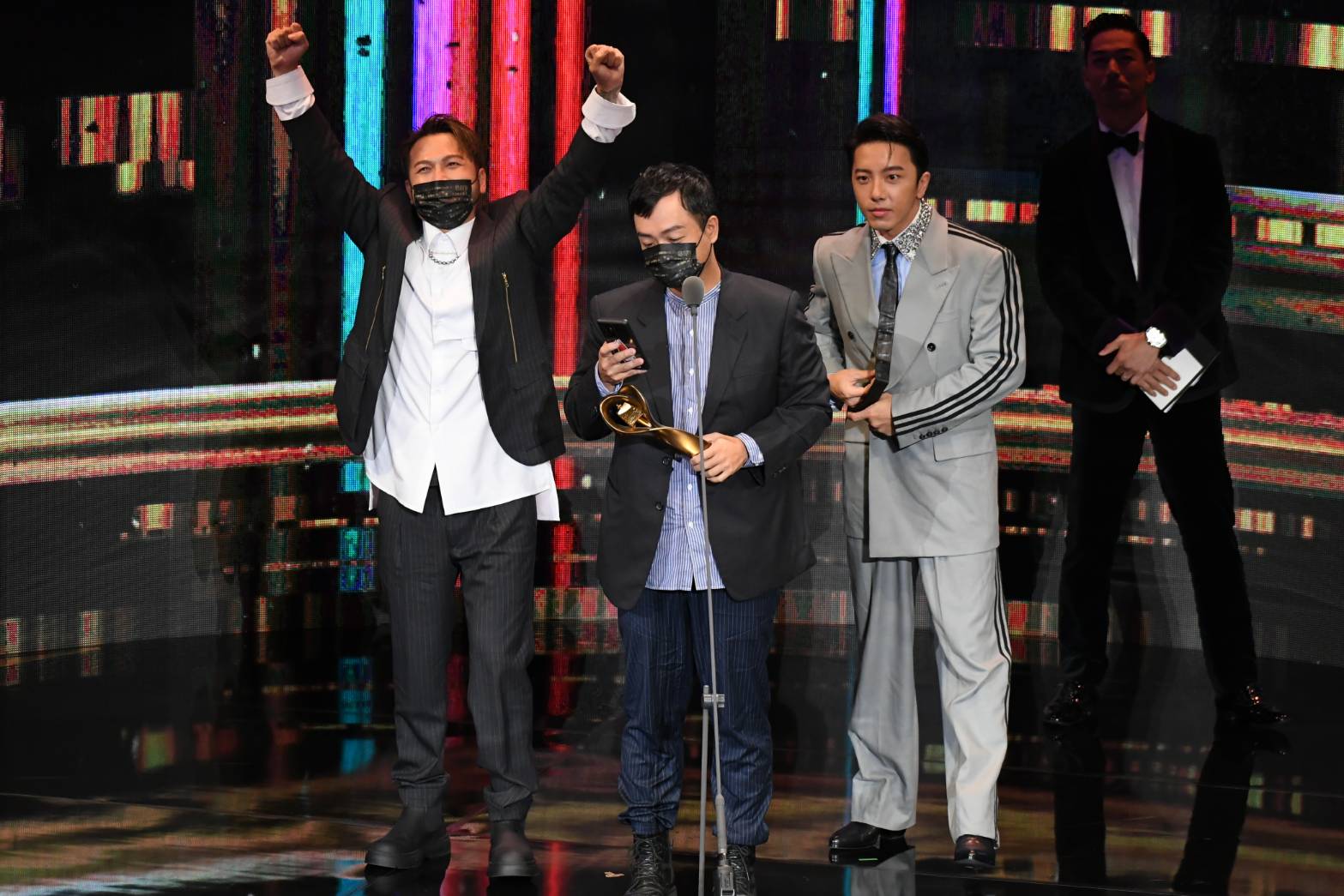 《綜藝玩很大》獲得首度頒發的「最具人氣綜藝節目獎」。（梁敬彥攝影）