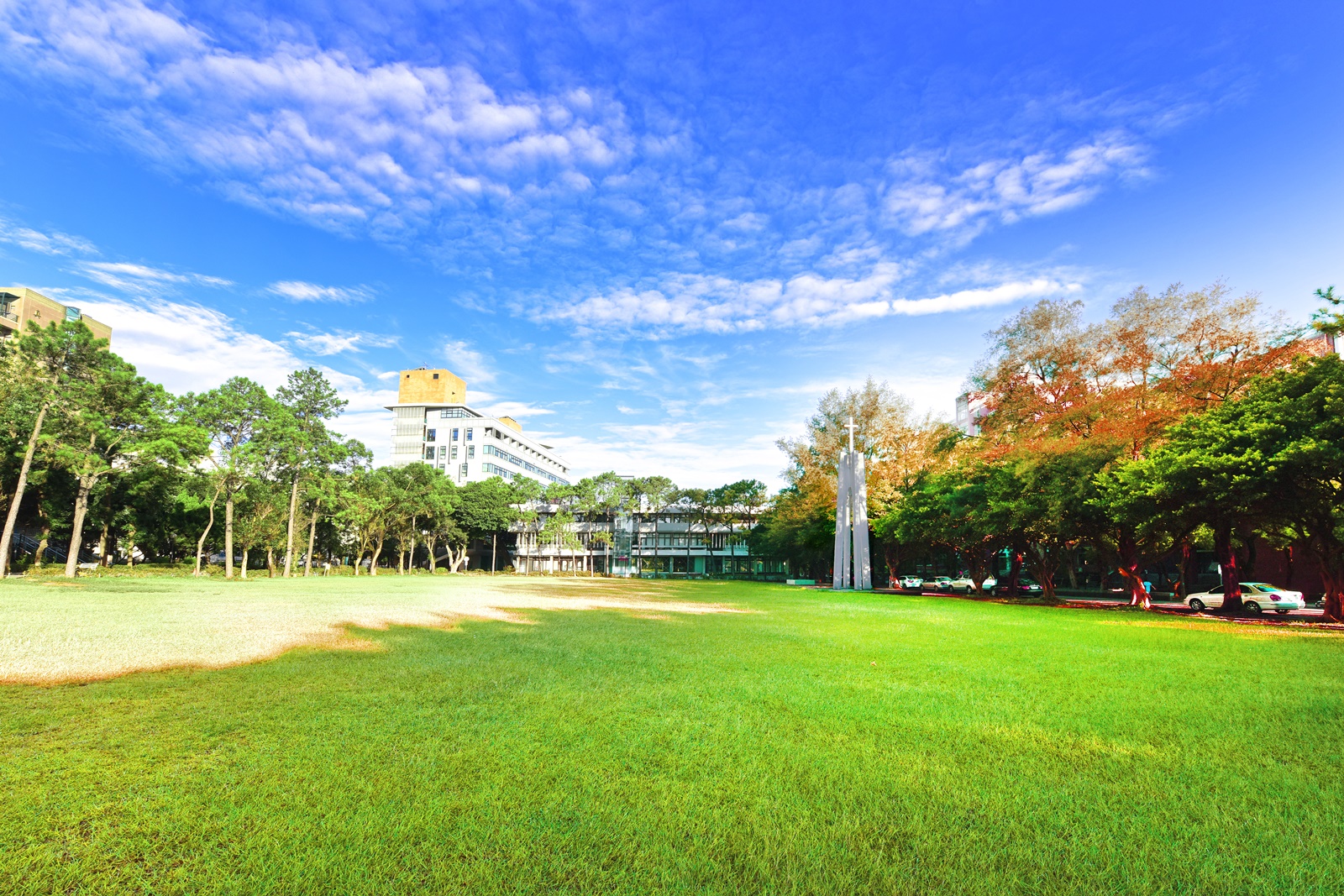 中原大學榮獲英國QS「世界大學永續排名」台灣私校第一，為環境永續之綠色校園。(圖/中原大學提供)