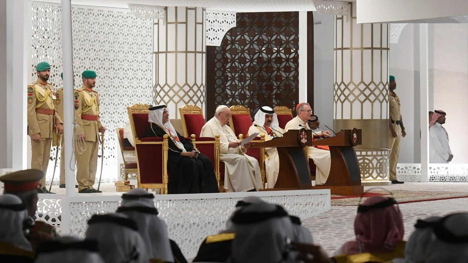 教宗訪問巴林王國，接見當局。（圖／截圖自Vantican News影片）