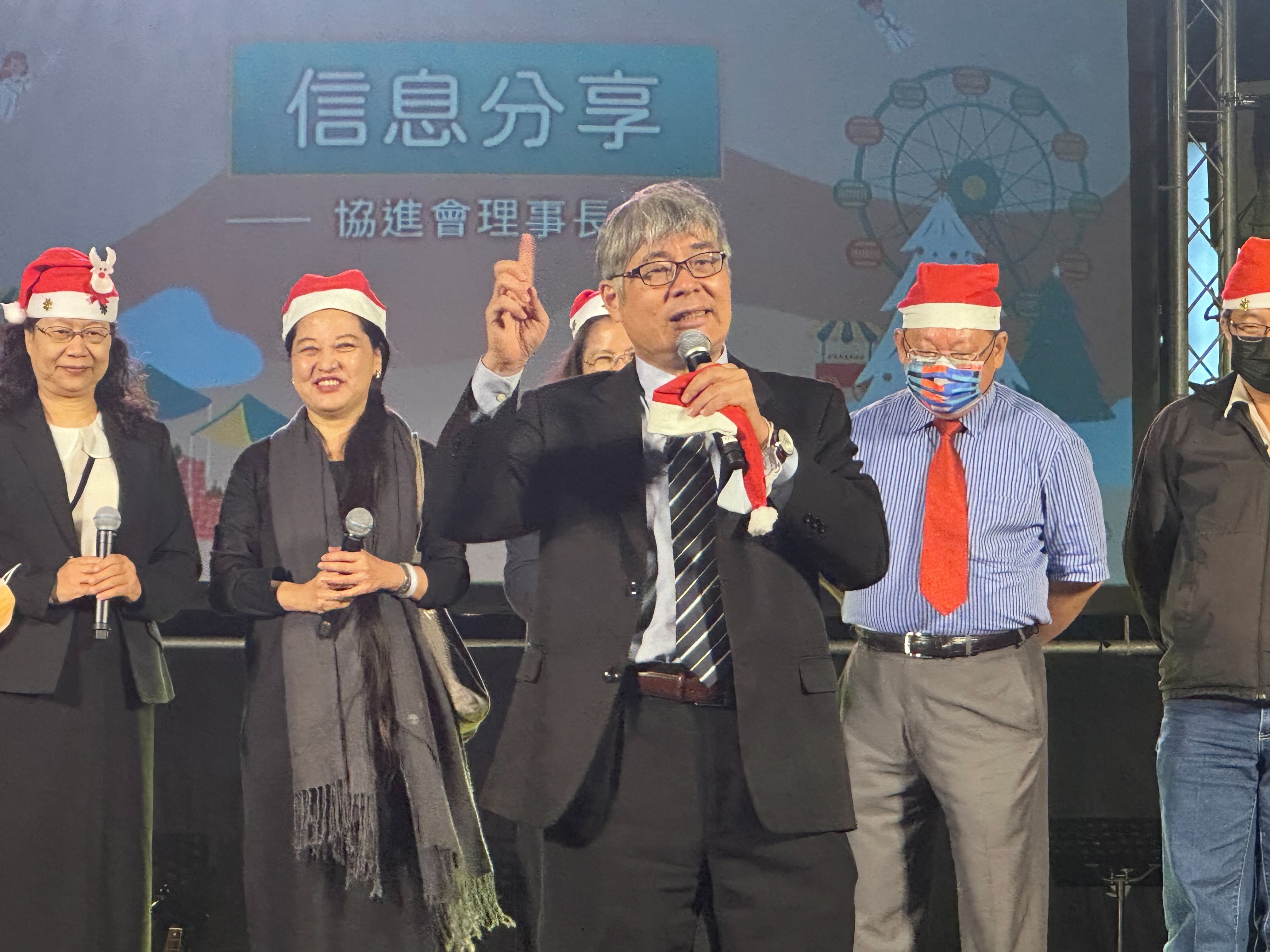 台南市基督教協進會理事長蔡安祿牧師分享信息與致詞。