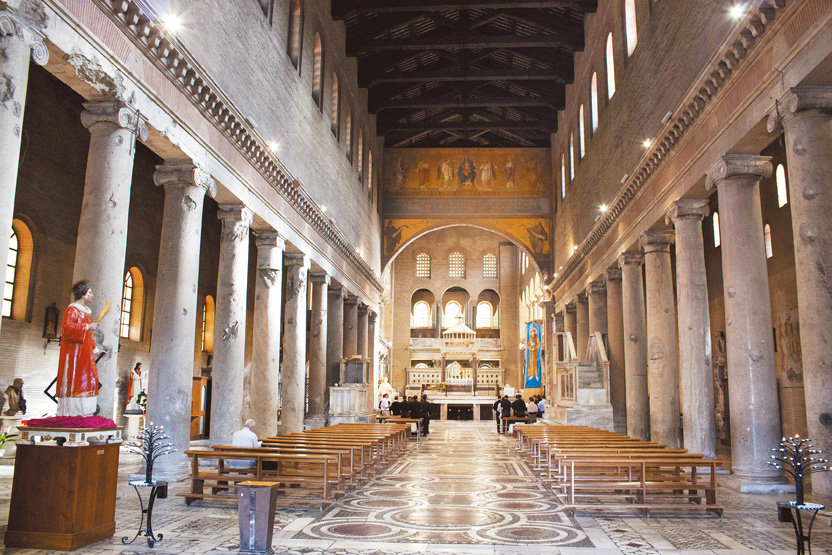 聖羅倫佐教堂內部。（照片來源：Lawrence OP / flickr / cc）