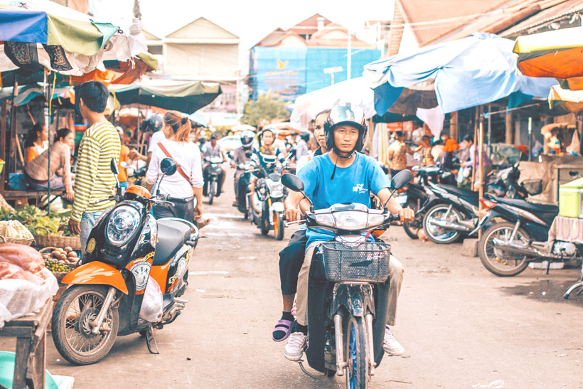 許多青年受騙至柬埔寨從事非法工作，圖為柬埔寨街景。（圖／Unsplash by Humphrey Muleba）