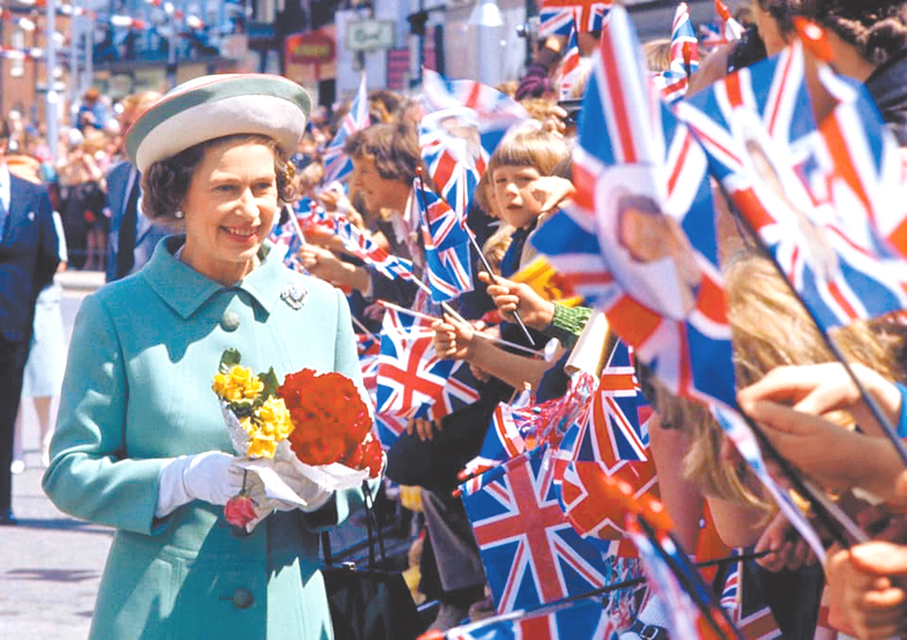 英國女王伊莉莎白二世一直深受民眾愛戴