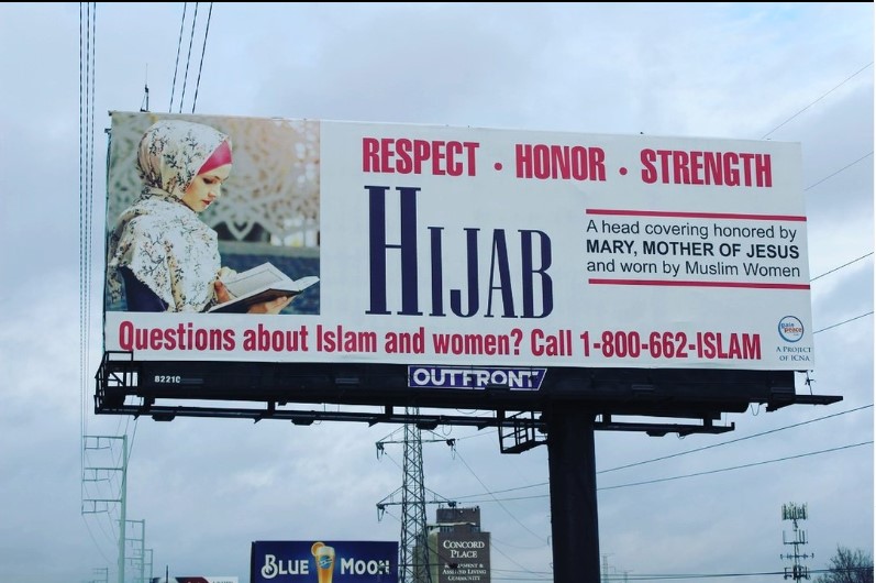 「耶穌的母親馬利亞」和穆斯林女性戴頭巾相關的廣告訊息。（圖／翻攝自FB@GainPeace）