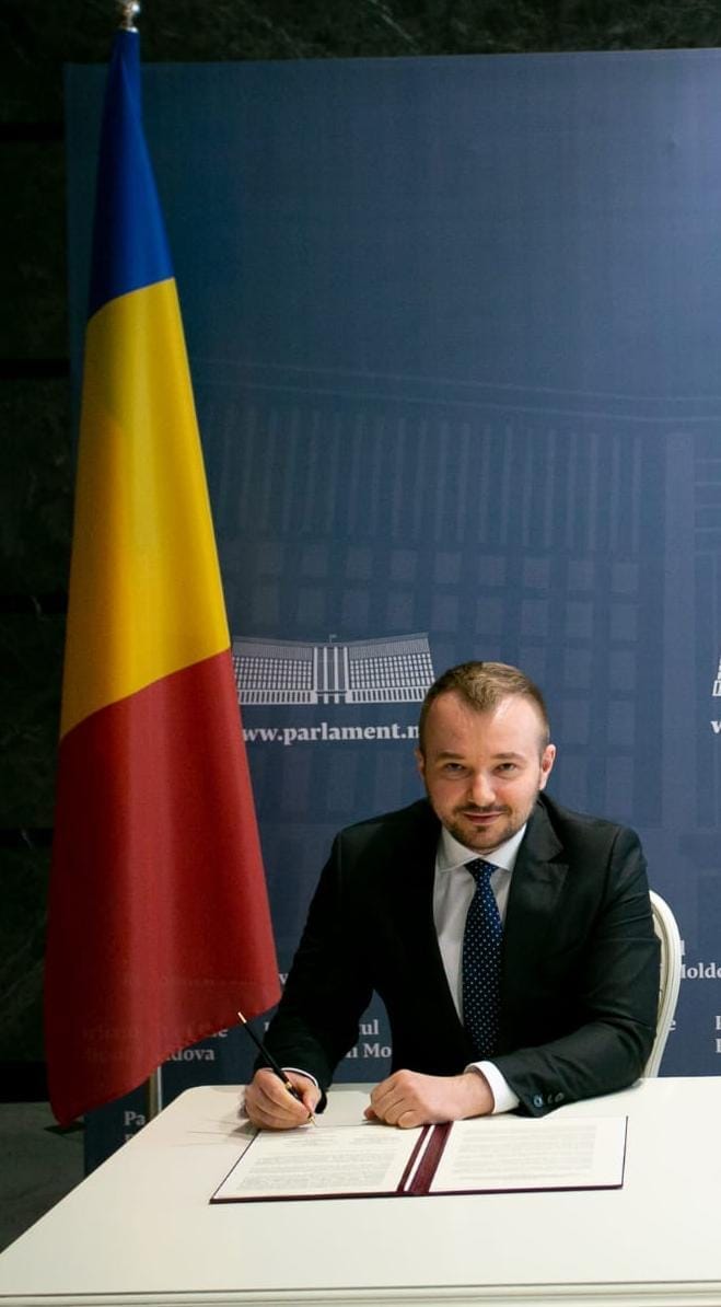 羅馬尼亞眾議院議員丹尼爾．格奧爾基。（圖／影片截圖）