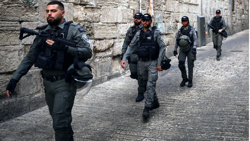 2023年4月10日逾越節和齋戒月期間，邊境警察在耶路撒冷舊城巡邏（照片來源：Jamal Awad/Flash90）