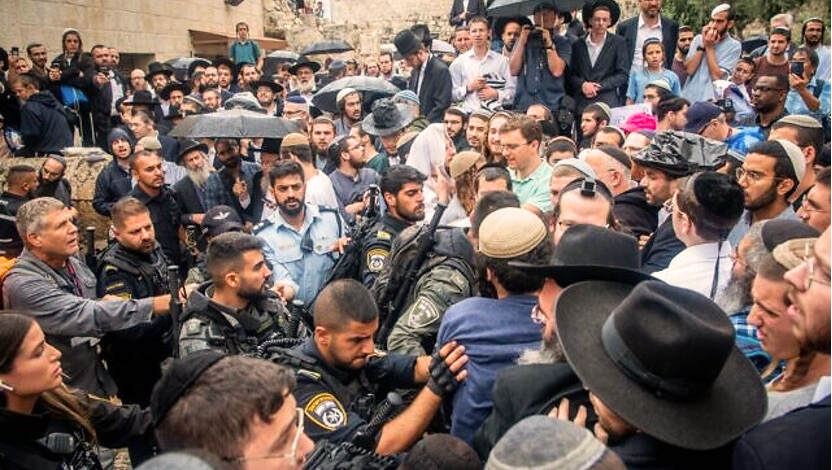上週針對基督徒聚集所進行的抗議活動，猶太裔社會運動份子與警察發生衝突。（照片來源：Arie Leib Abrams/ Flash90）