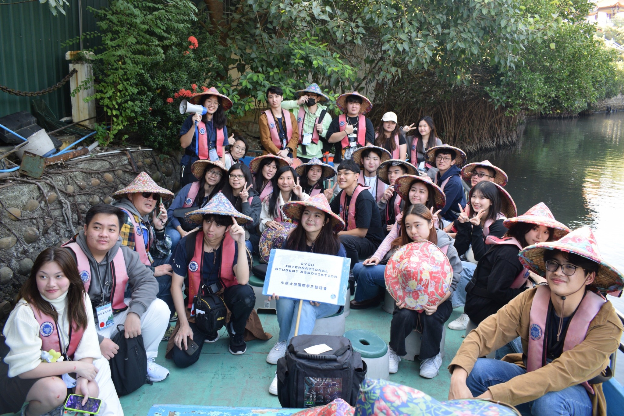 中原大學國際學生聯誼會定期舉辦文化參訪活動，認識台灣各地風俗民情。(中原大學提供)