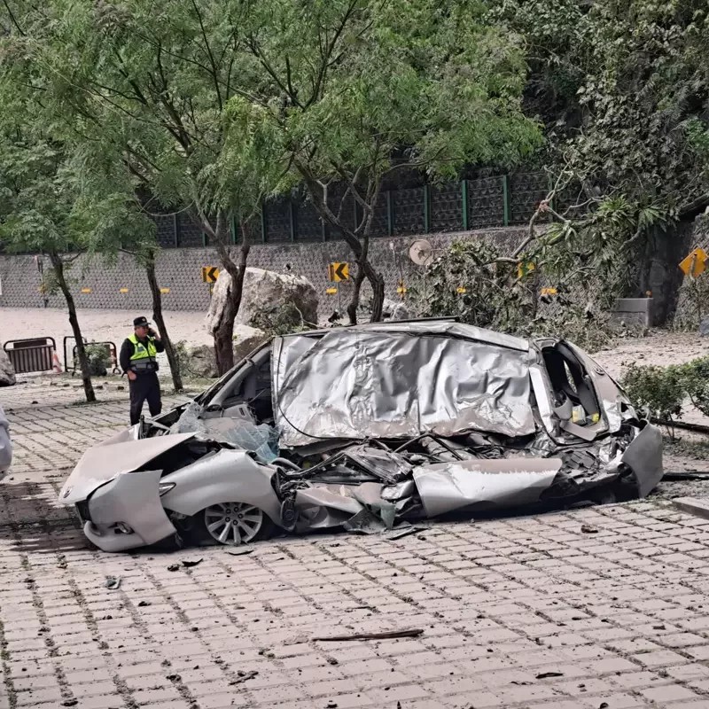 蘇花公路有司機被落石砸中身亡。（圖／翻攝自記者爆料網）