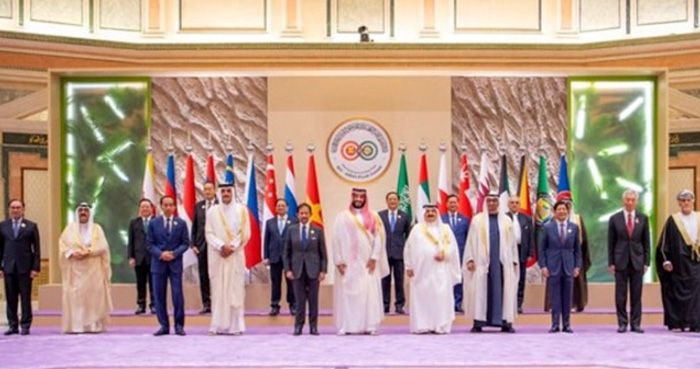 2023年10月20日，位於沙烏地阿拉伯的利雅德，海灣合作委員會（GCC）成員國和東南亞國家聯盟（ASEAN）高峰會（ASEAN-GCC Summit）期間所有與會成員的合影。（照片來源：Saudi Press Agency via Reuters）