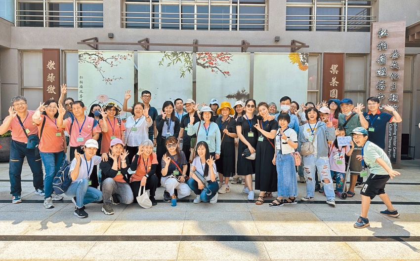 泰雞婆團契與嘉安越語福音中心陪伴越南朋友，舉辦名間茶鄉一日遊活動。（作者提供）