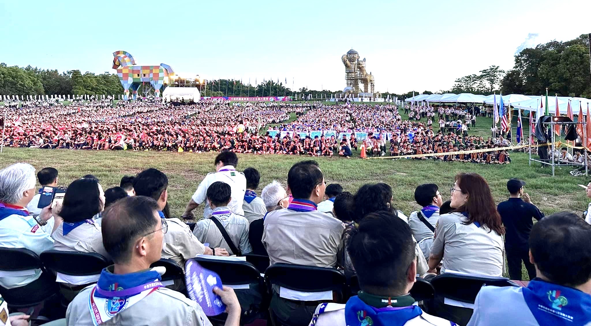 童軍大會開幕典禮，八千人參加。(圖/林行健長老臉書)