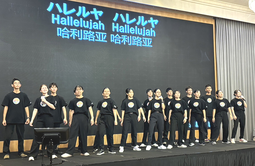 白之家教會青少年表演。