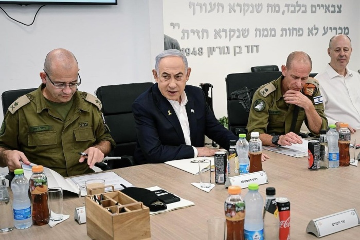 以色列總理納坦雅胡召開軍事會議。（IG@b.netanyahu）