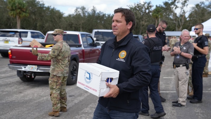 佛州州長德桑提斯發送救災物資。（圖／翻攝自X@GovRonDeSantis）