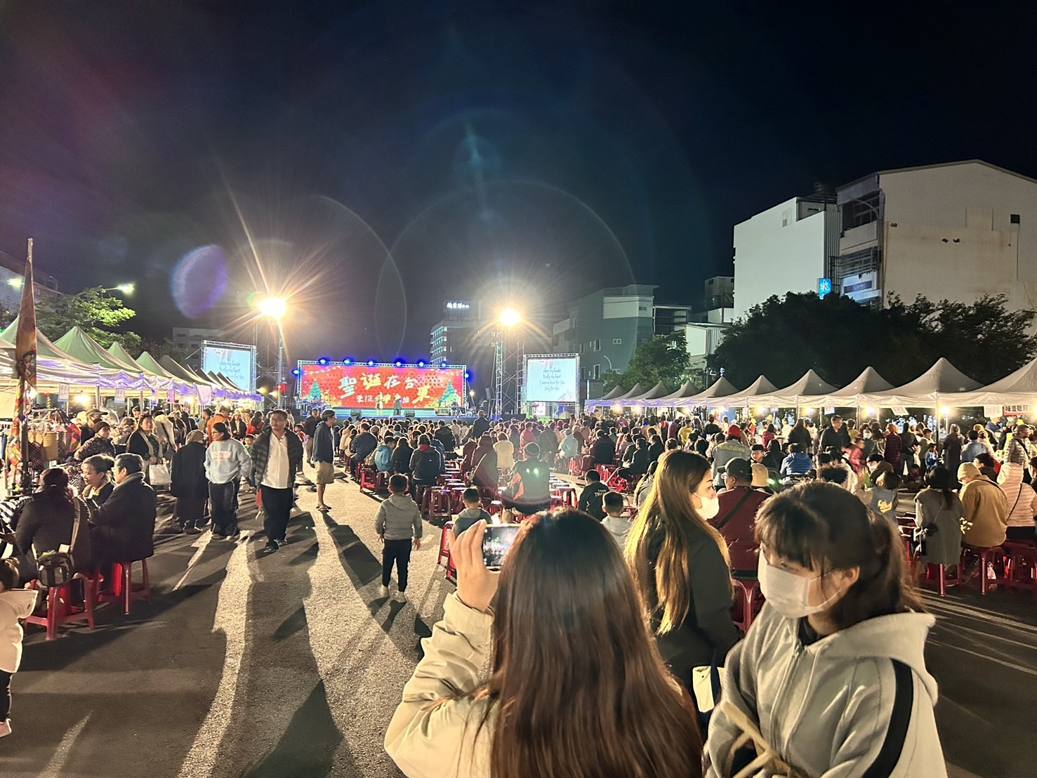 熱鬧的園遊會市集。(台東聯禱會提供)