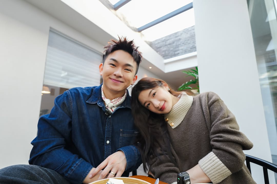 李家輝與太太Sarah開心合影
