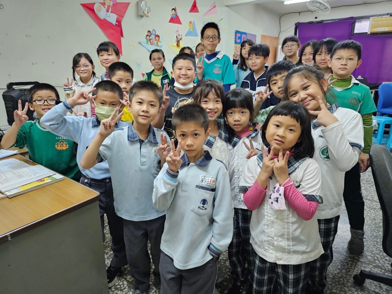 朱主任照顧的孩子們。(圖／受訪者提供）