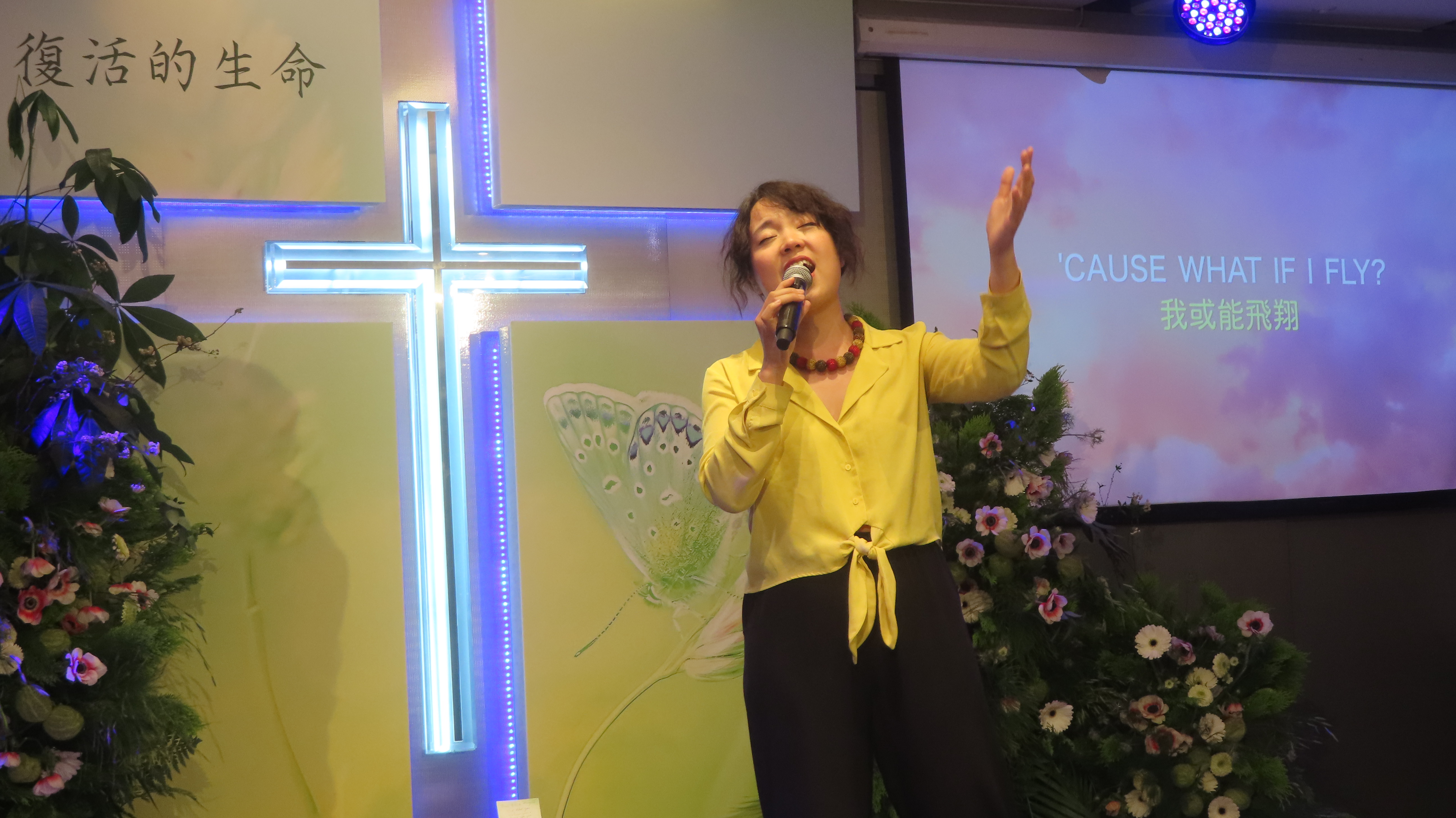 黃友聞姊妹獻詩。（圖/梁敬彥攝影）