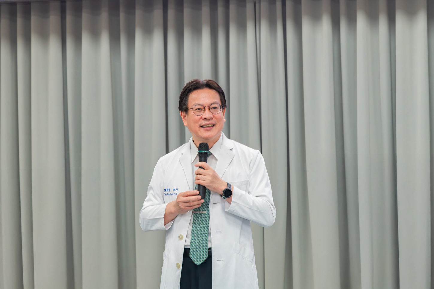 陳穆寬總院長。
