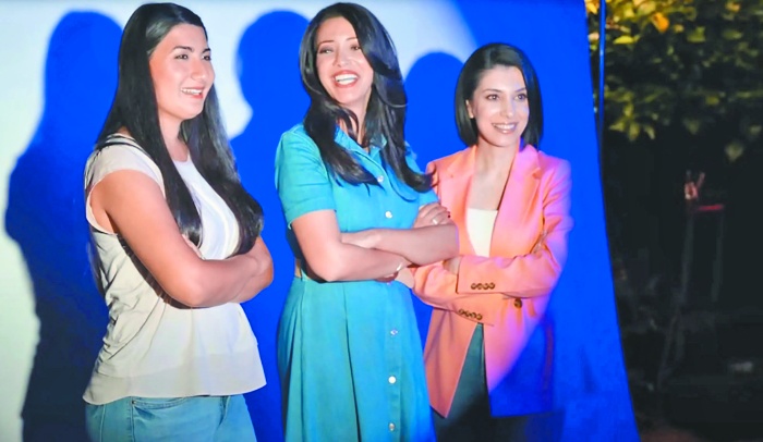 來賓Nikta Musselwhite（左）、主持人Samira Marikh（中）和來賓Yasra Larki (右），一起為穆斯林歸信耶穌上節目做見證。(圖／I Found the Truth)