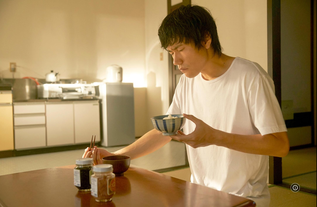 身無分文的山田，存糧很快就消耗完了。（劇照來源：IMDb）